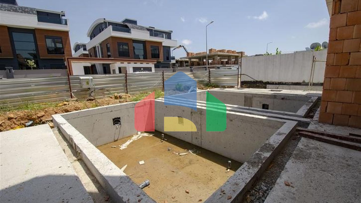 Розкішні вілли 6 + 1 в межах міста Анталії