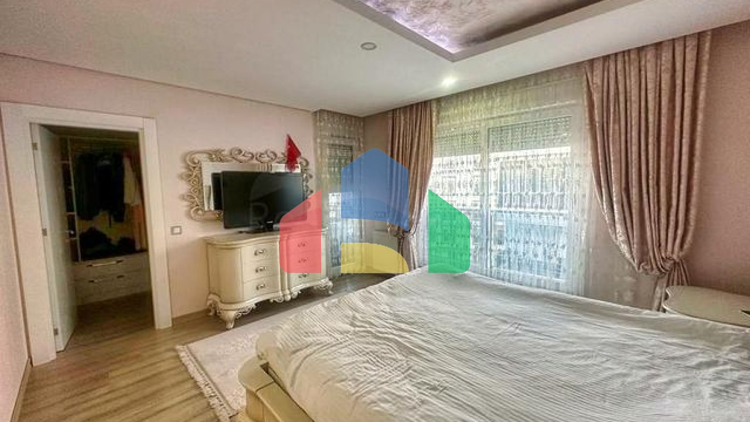 Квартира планування 6 + 1 дуплекс в мікрорайоні Моллаюсуф-Анталія