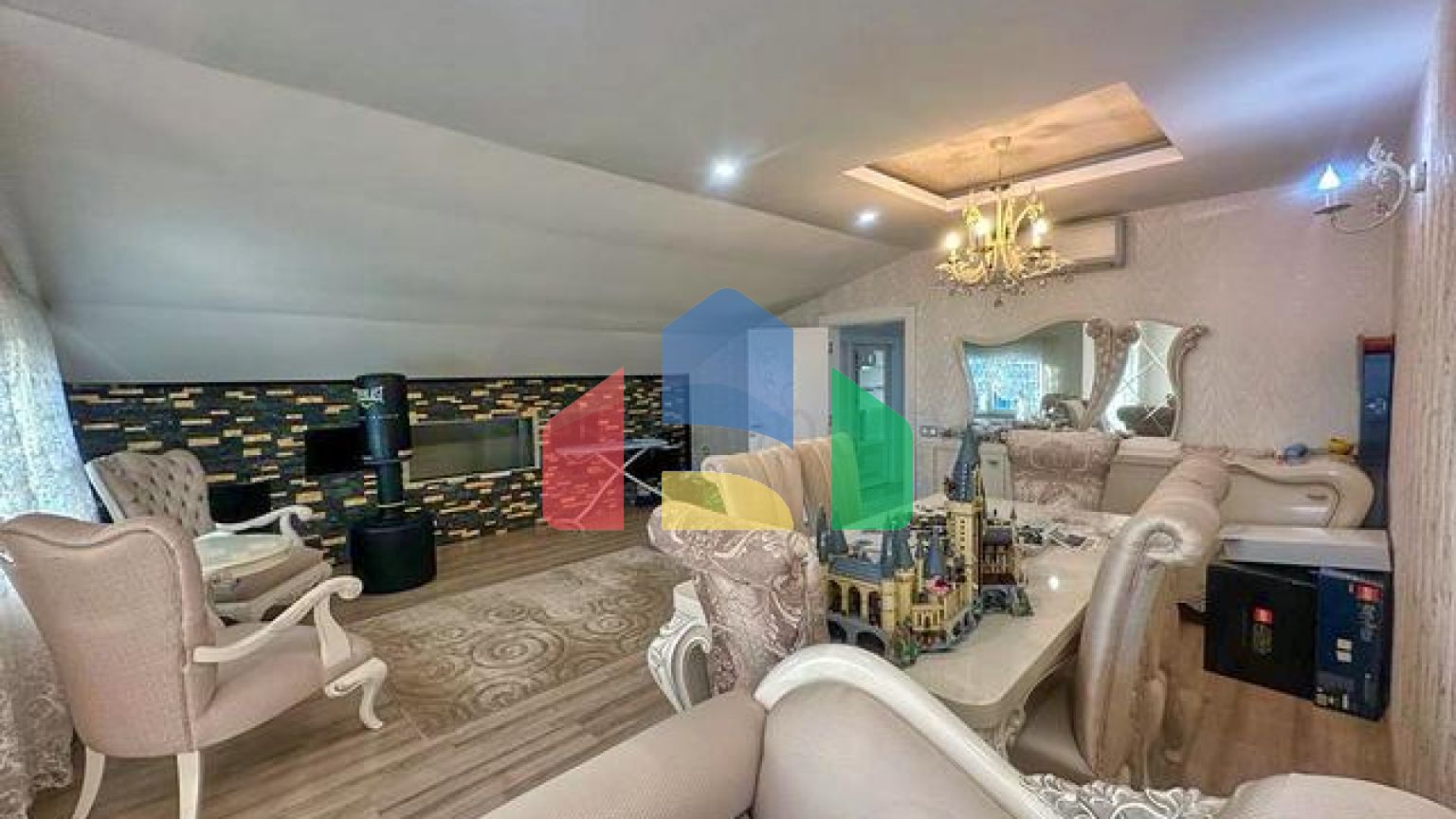 Квартира планування 6 + 1 дуплекс в мікрорайоні Моллаюсуф-Анталія