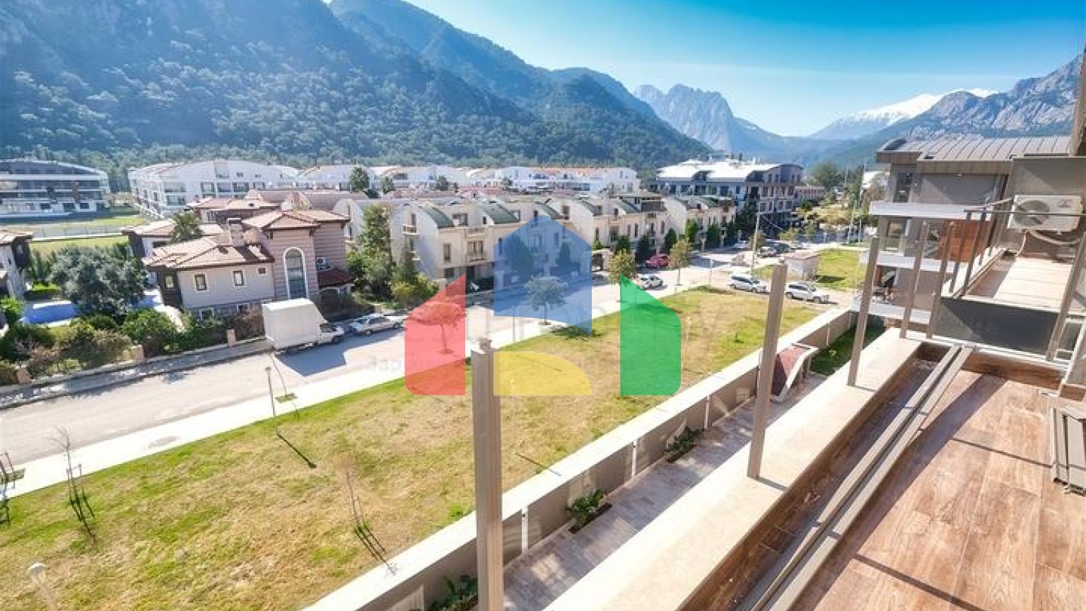 Квартири планування 2 + 1, 3+1 і 4+1 в районі Коньяалти - Анталія