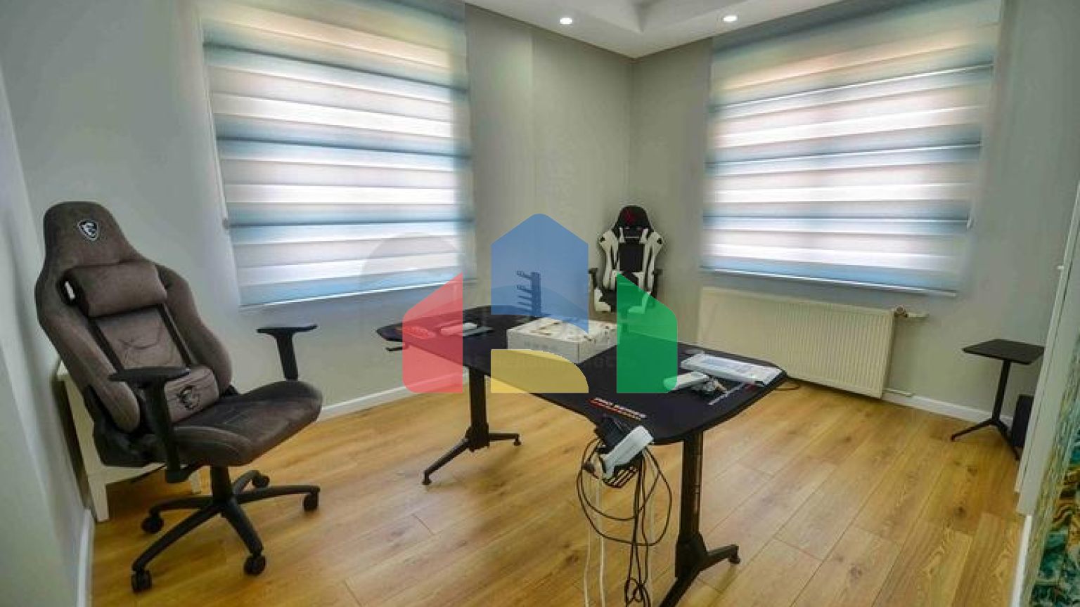 Простора квартира планування 4 + 1 в мікрорайоні Унджали - Анталія