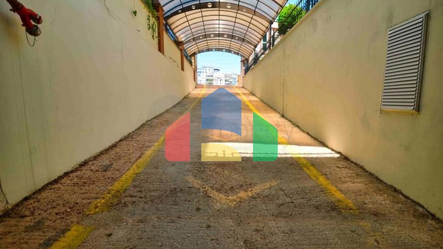 Простора квартира планування 4 + 1 в мікрорайоні Унджали - Анталія