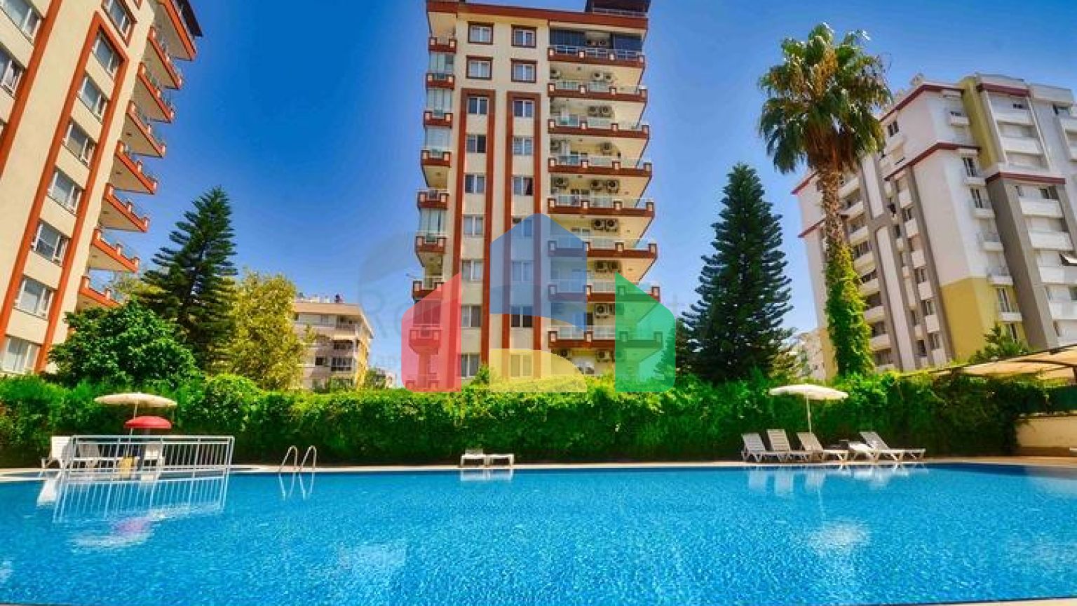 Простора квартира планування 4 + 1 в мікрорайоні Унджали - Анталія