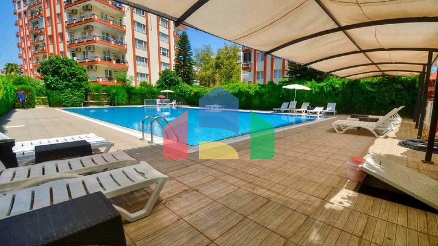 Простора квартира планування 4 + 1 в мікрорайоні Унджали - Анталія