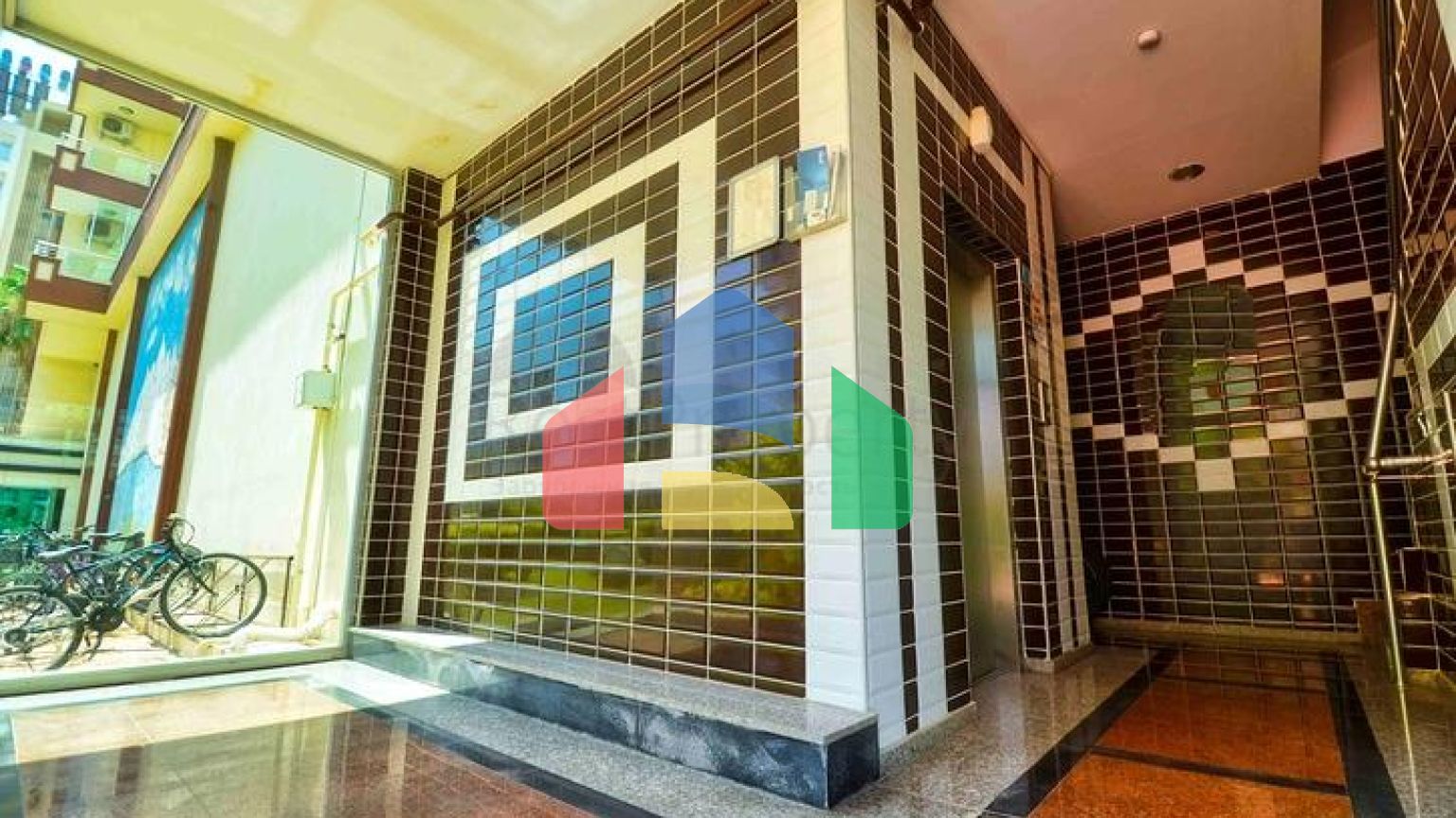 Простора квартира планування 4 + 1 в мікрорайоні Унджали - Анталія