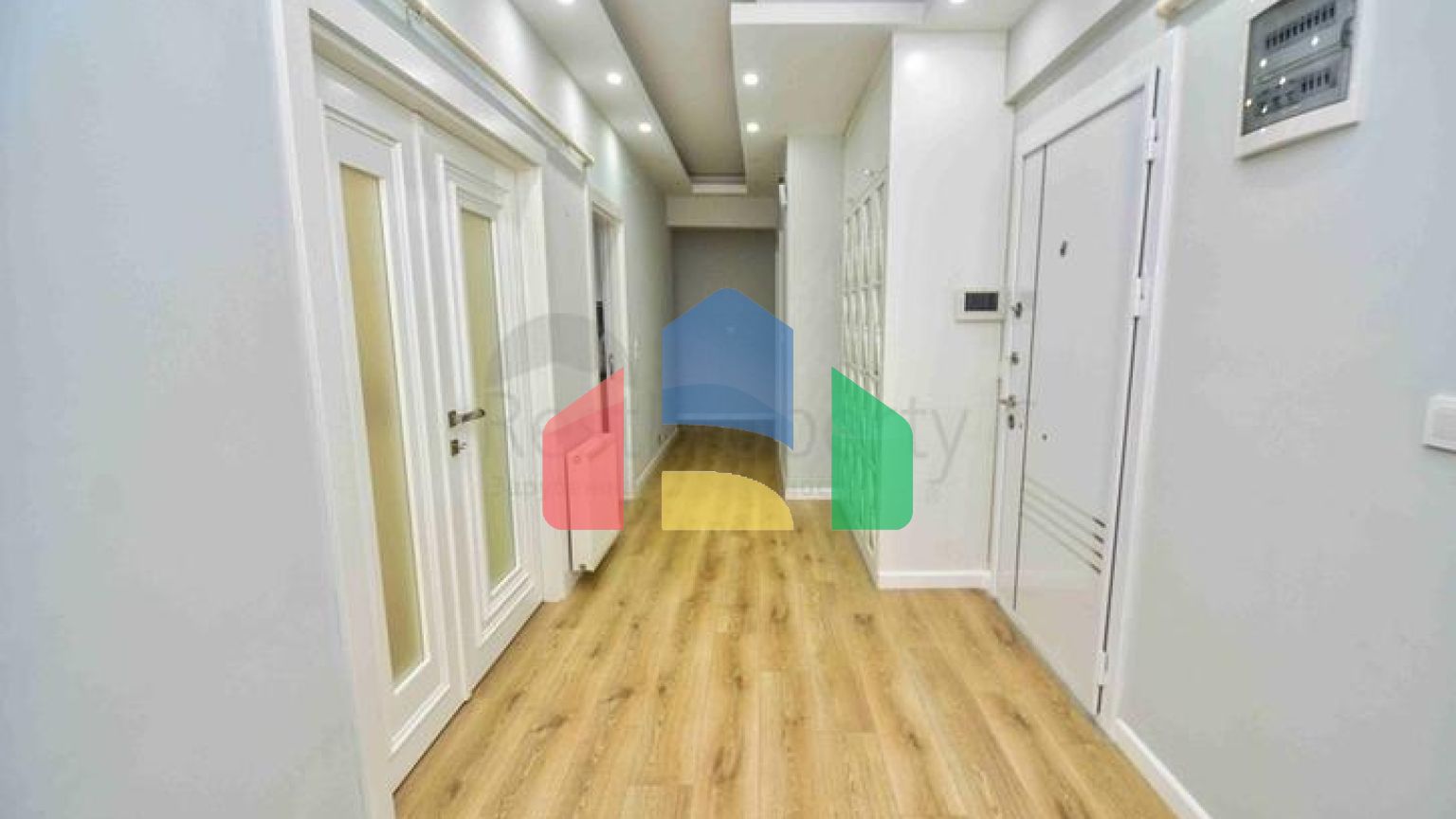 Простора квартира планування 4 + 1 в мікрорайоні Унджали - Анталія