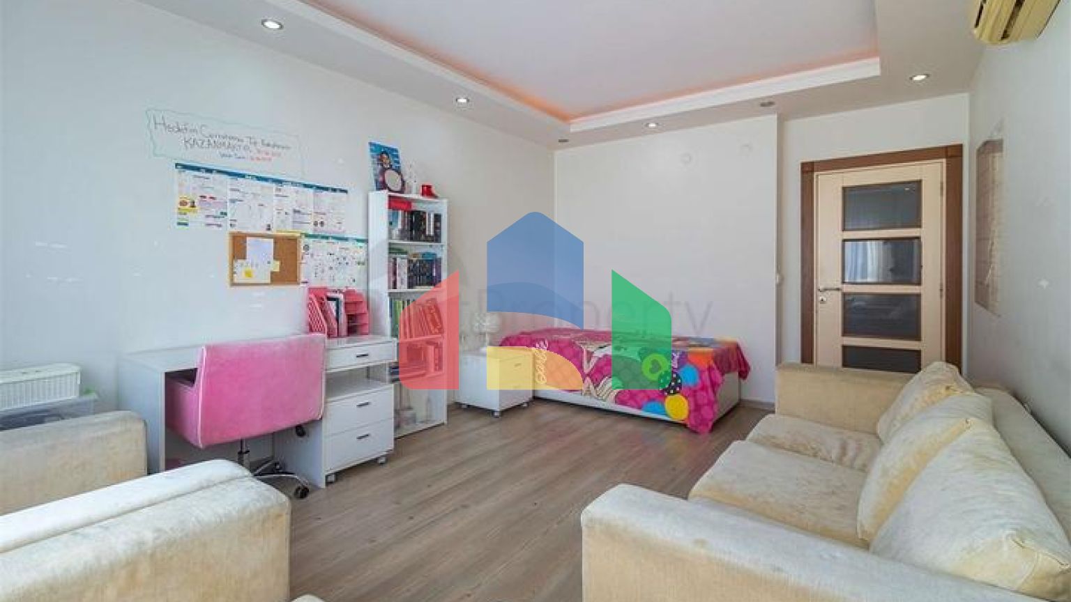 Квартира планування 3 + 1 в мікрорайоні Пинарбаші - Анталія