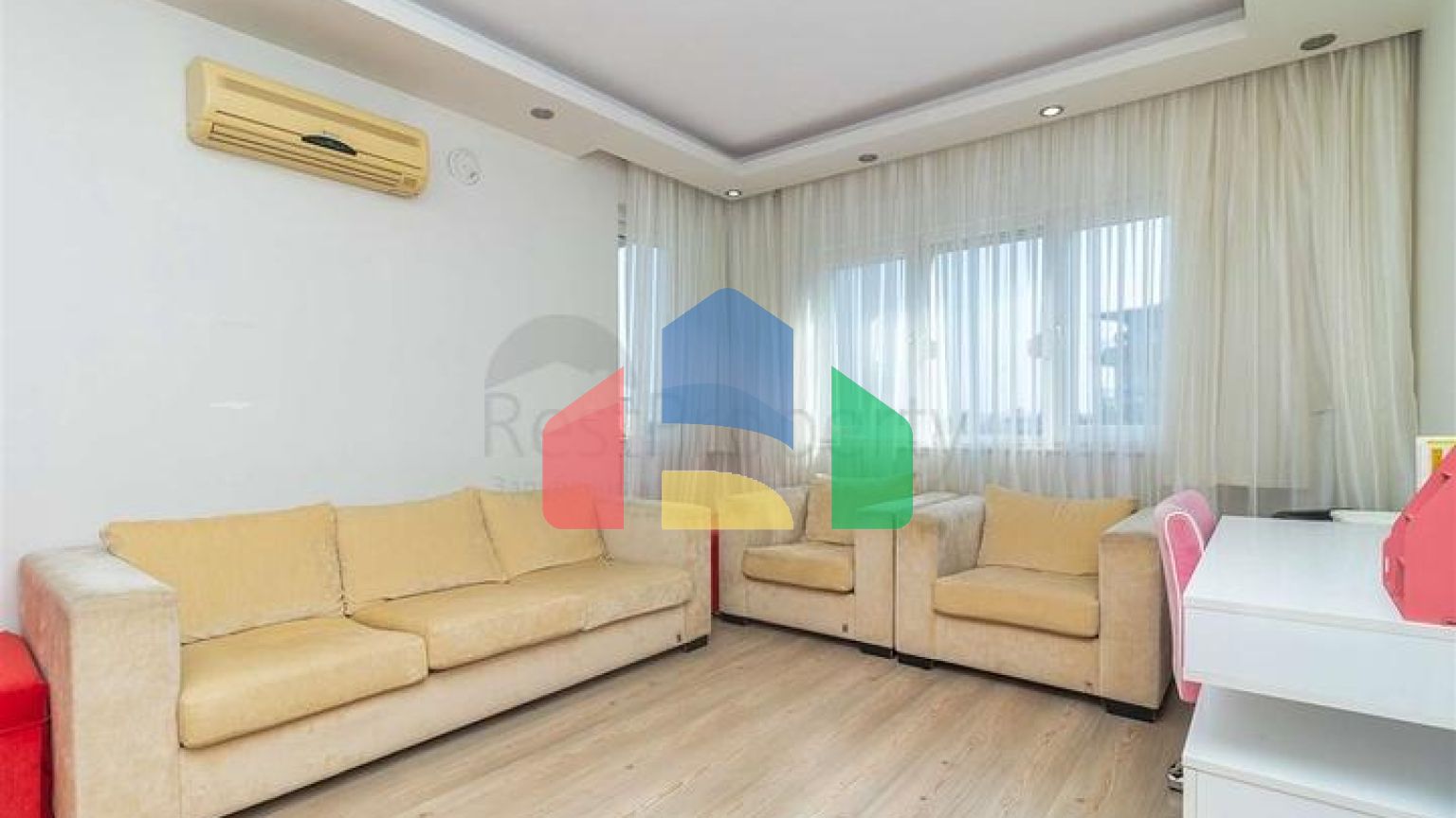 Квартира планування 3 + 1 в мікрорайоні Пинарбаші - Анталія