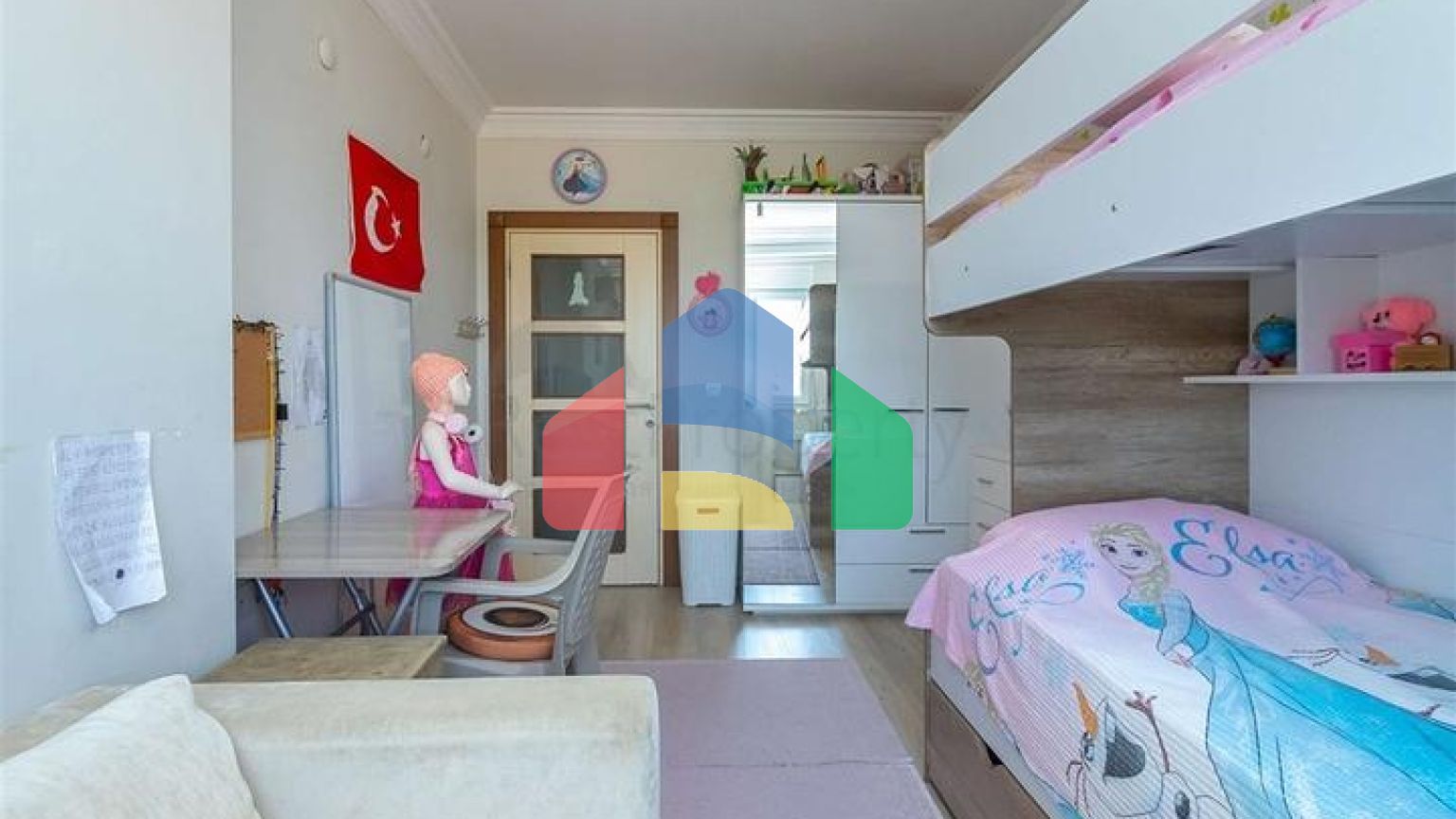 Квартира планування 3 + 1 в мікрорайоні Пинарбаші - Анталія