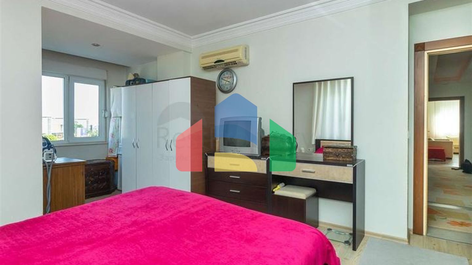 Квартира планування 3 + 1 в мікрорайоні Пинарбаші - Анталія