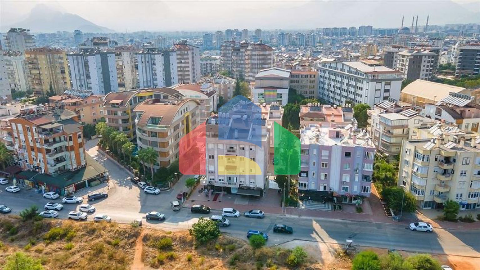 Квартира планування 3 + 1 в мікрорайоні Пинарбаші - Анталія