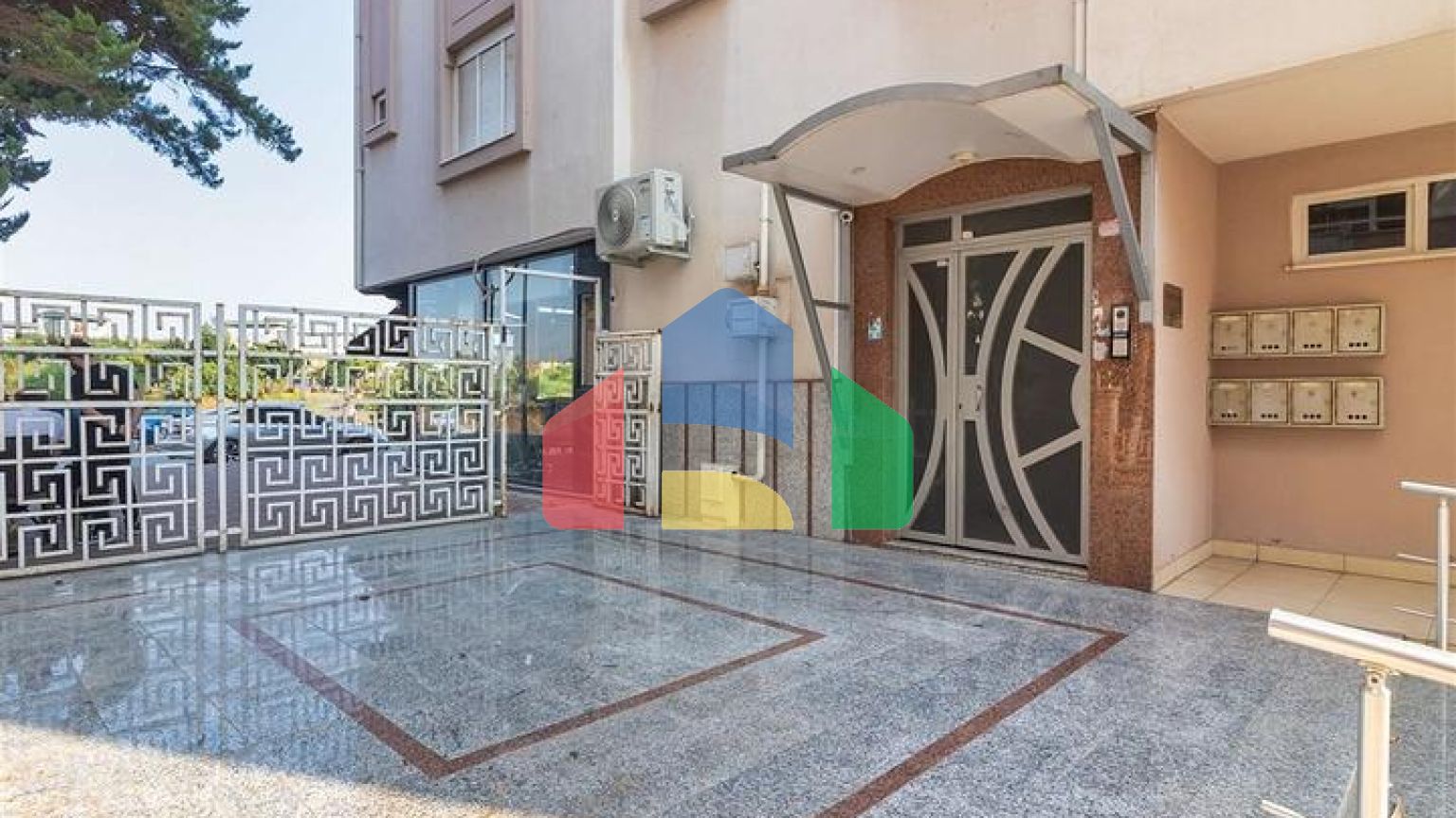 Квартира планування 3 + 1 в мікрорайоні Пинарбаші - Анталія