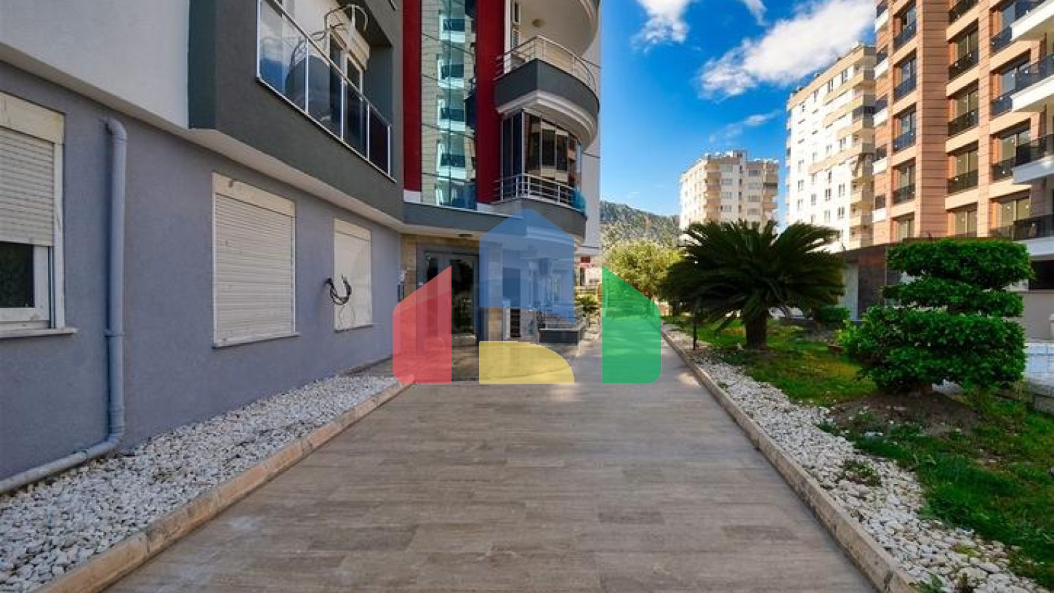 Квартира планування 2 + 1 в мікрорайоні Сарису - Анталія