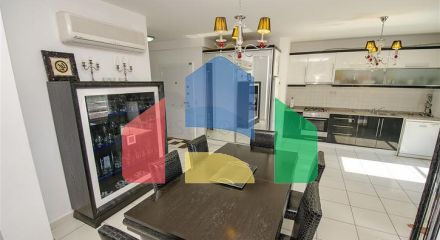 Квартира 3 + 1 з меблями в комплексі в хурмі Коньяалти Анталья