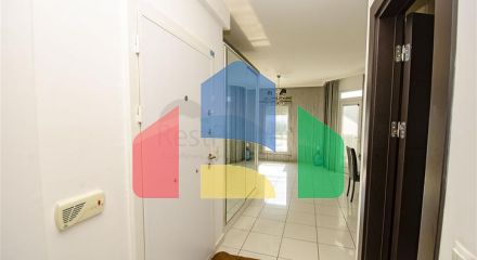 Квартира 3 + 1 з меблями в комплексі в хурмі Коньяалти Анталья