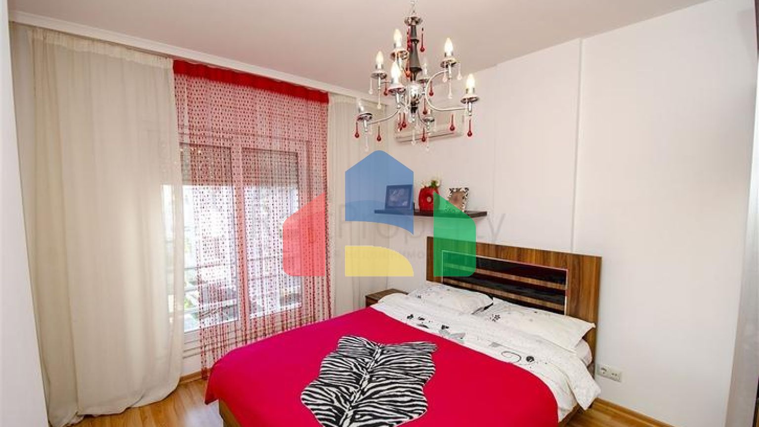 Квартира 3 + 1 з меблями в комплексі в хурмі Коньяалти Анталья