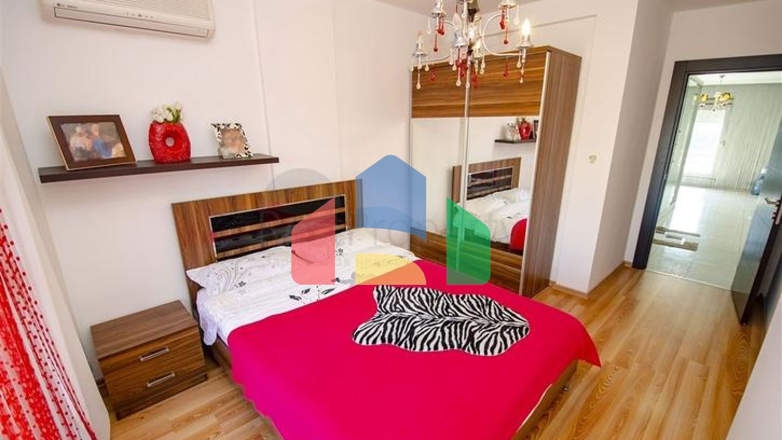 Квартира 3 + 1 з меблями в комплексі в хурмі Коньяалти Анталья