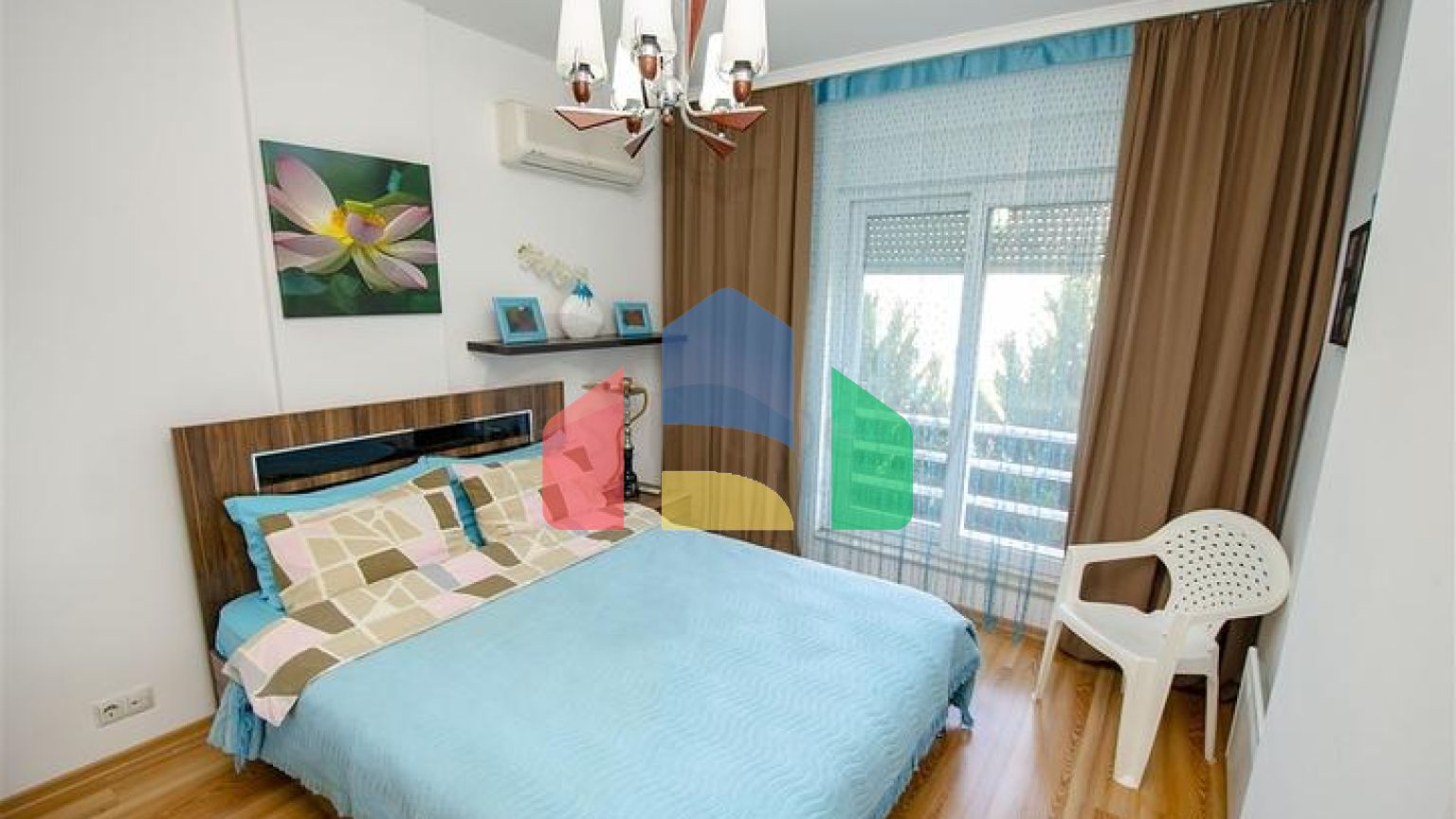 Квартира 3 + 1 з меблями в комплексі в хурмі Коньяалти Анталья