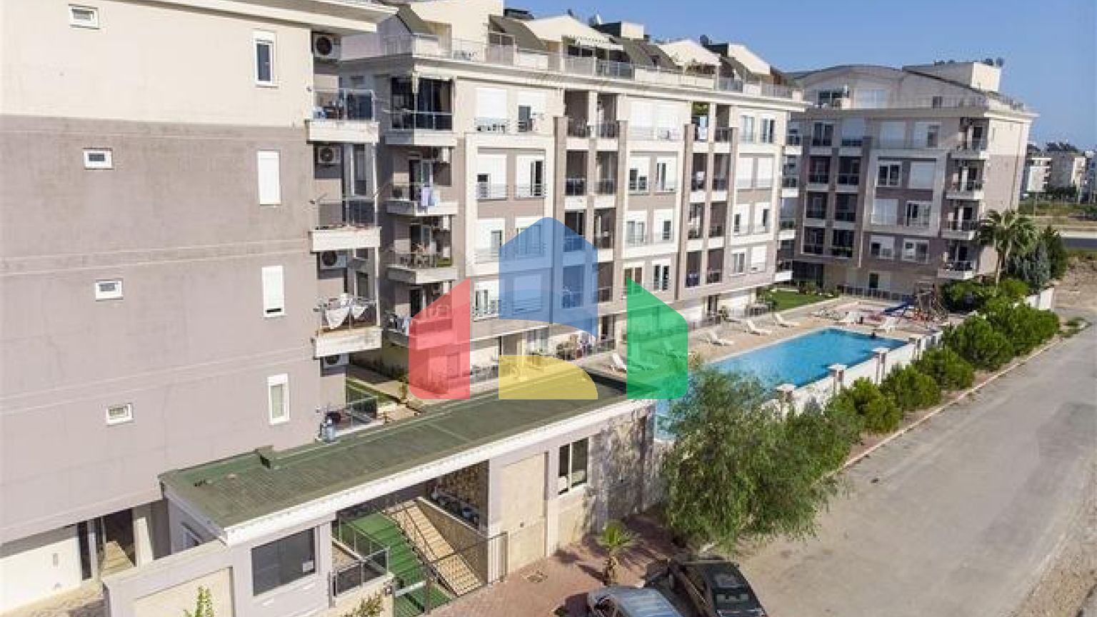 Квартира 3 + 1 з меблями в комплексі в хурмі Коньяалти Анталья