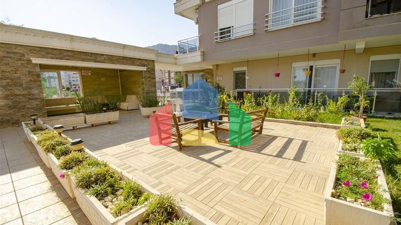 Квартира 3 + 1 з меблями в комплексі в хурмі Коньяалти Анталья