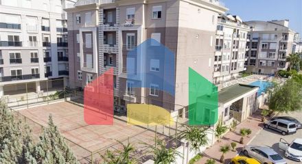 Квартира 3 + 1 з меблями в комплексі в хурмі Коньяалти Анталья