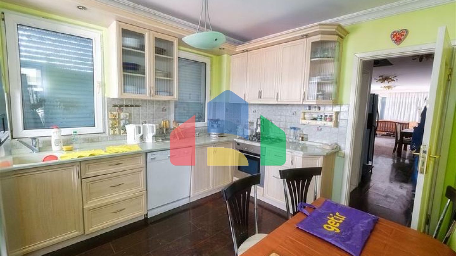 Простора квартира планування 4 + 1 в мікрорайоні Лиман - Анталія