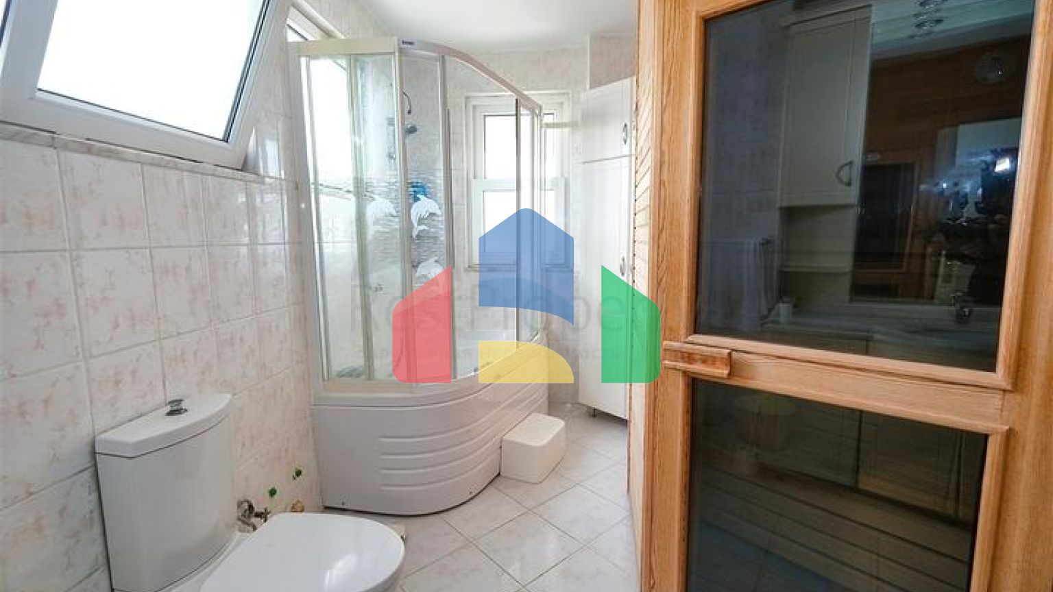 Простора квартира планування 4 + 1 в мікрорайоні Лиман - Анталія