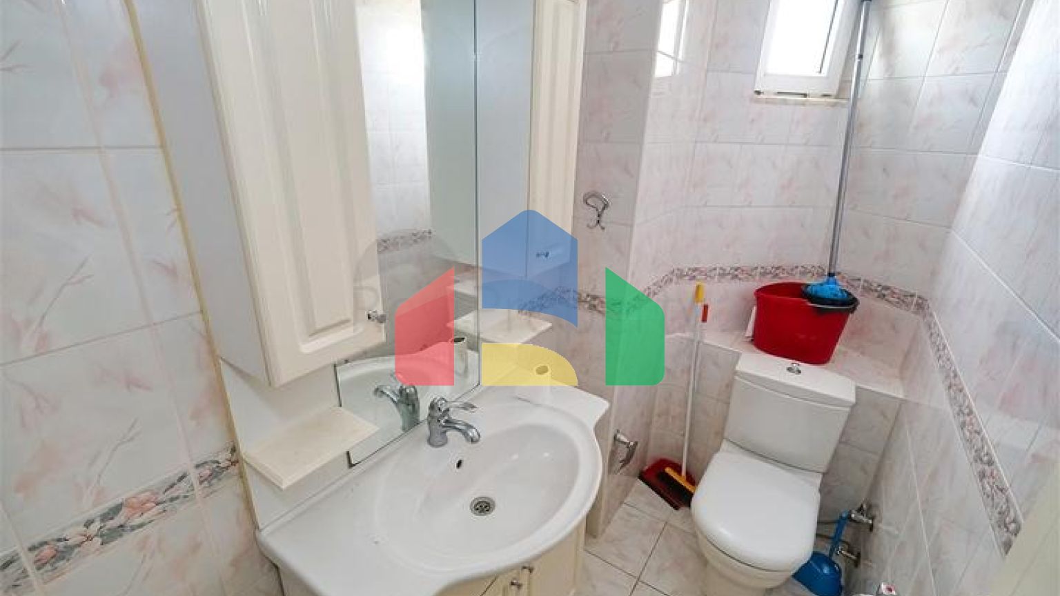 Простора квартира планування 4 + 1 в мікрорайоні Лиман - Анталія