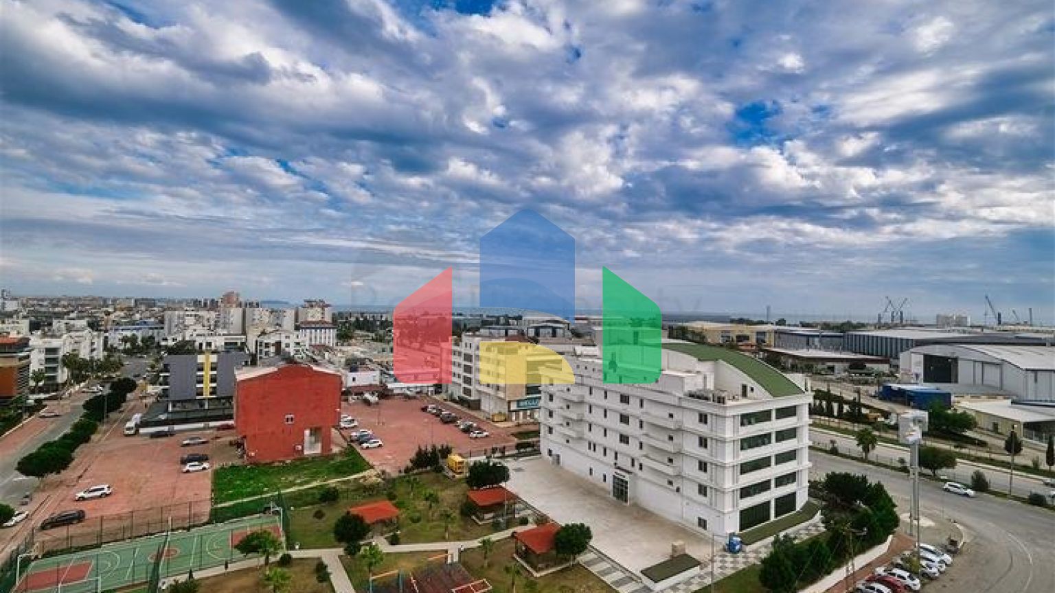 Простора квартира планування 4 + 1 в мікрорайоні Лиман - Анталія