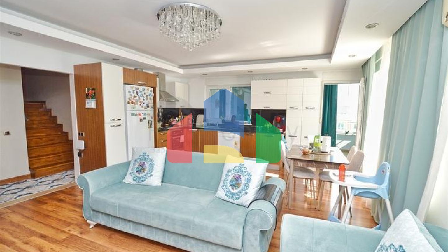 Квартира планування 3 + 1 дуплекс в мікрорайоні Лиман-Анталія