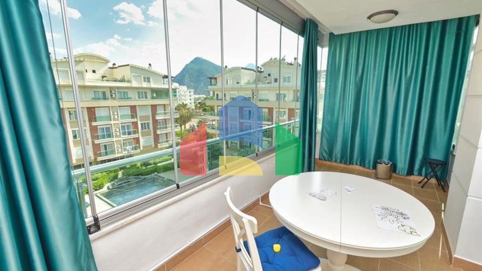 Квартира планування 3 + 1 дуплекс в мікрорайоні Лиман-Анталія