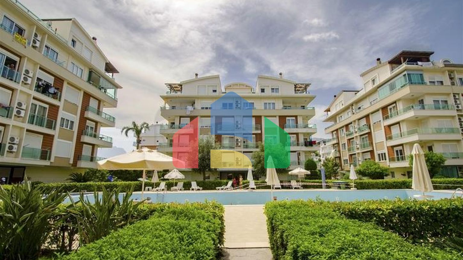 Квартира планування 3 + 1 дуплекс в мікрорайоні Лиман-Анталія