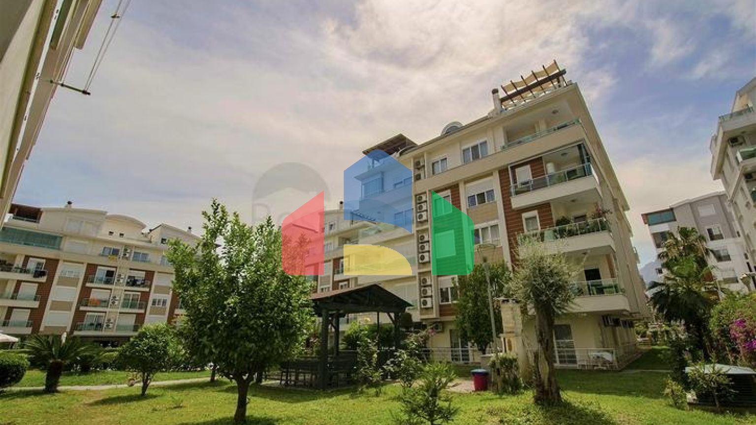 Квартира планування 3 + 1 дуплекс в мікрорайоні Лиман-Анталія