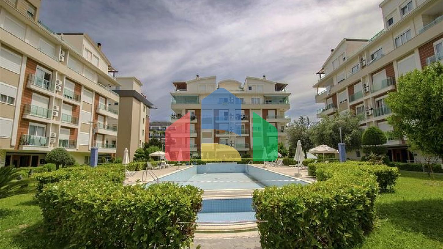 Квартира планування 3 + 1 дуплекс в мікрорайоні Лиман-Анталія