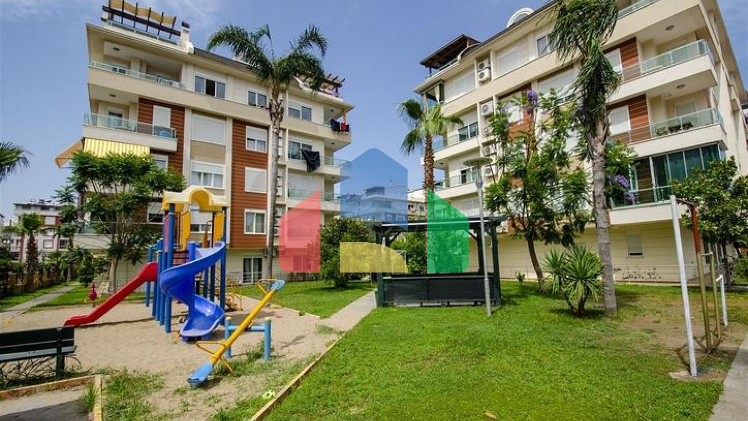 Квартира планування 3 + 1 дуплекс в мікрорайоні Лиман-Анталія