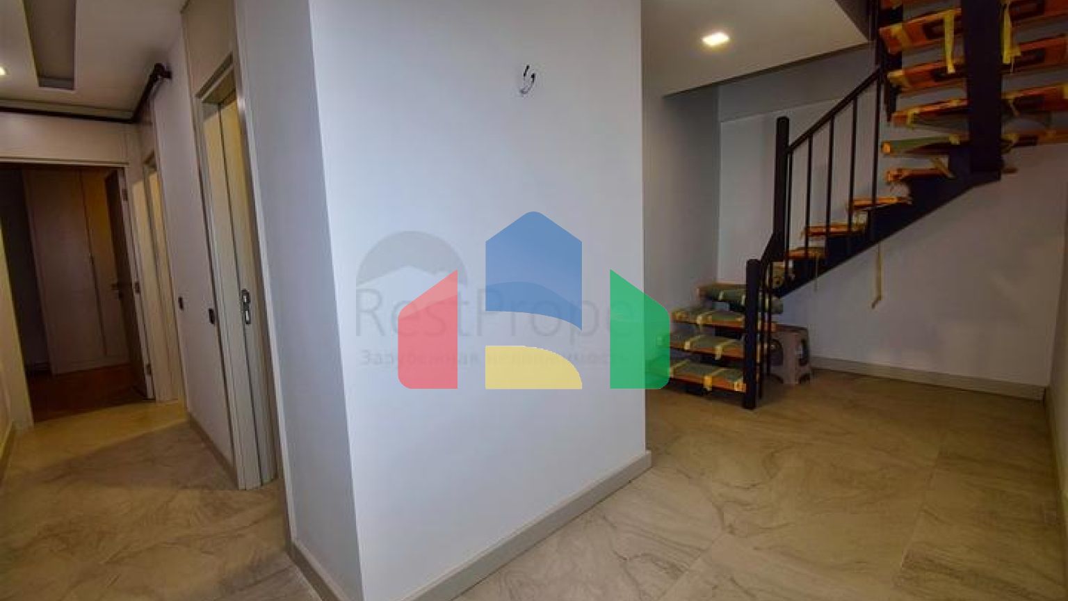 Квартира планування 5 + 1 дуплекс в мікрорайоні Унджали-Анталія