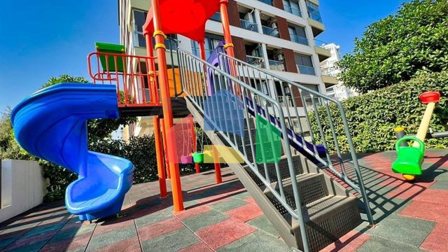 Квартира планування 5 + 1 дуплекс в мікрорайоні Унджали-Анталія