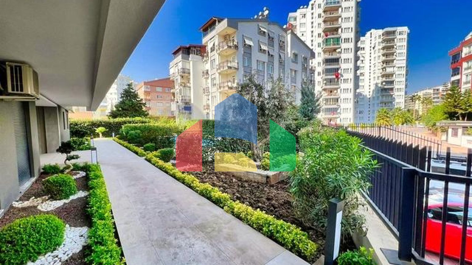 Квартира планування 5 + 1 дуплекс в мікрорайоні Унджали-Анталія