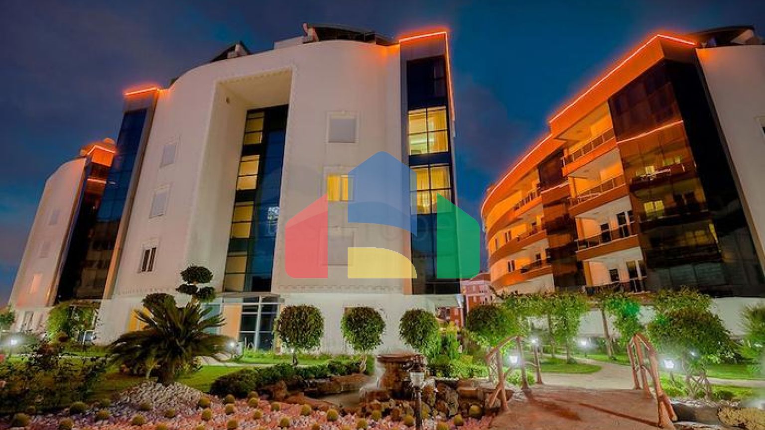 Квартира 2+1 в комплексе отельного плана в 5 минутах от моря