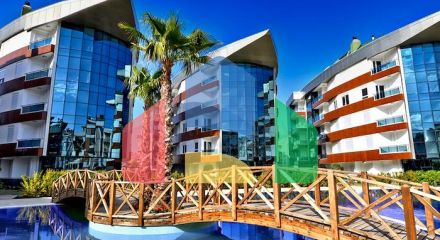 Квартира 2+1 в комплексе отельного плана в 5 минутах от моря