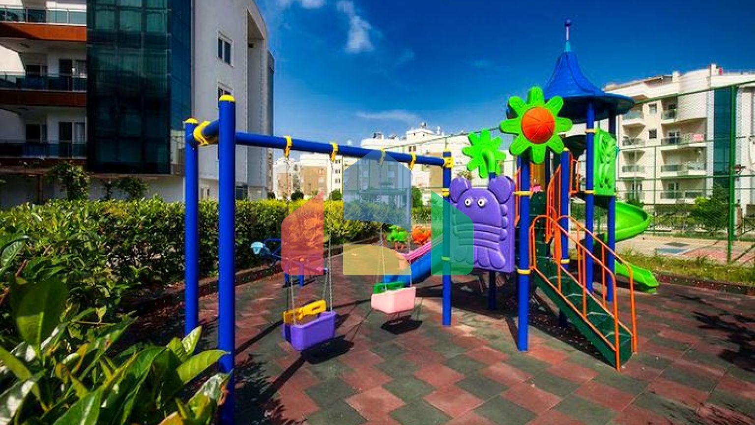 Квартира 2+1 в комплексе отельного плана в 5 минутах от моря