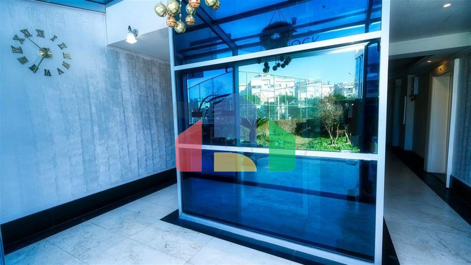 Квартира 2+1 в комплексе отельного плана в 5 минутах от моря