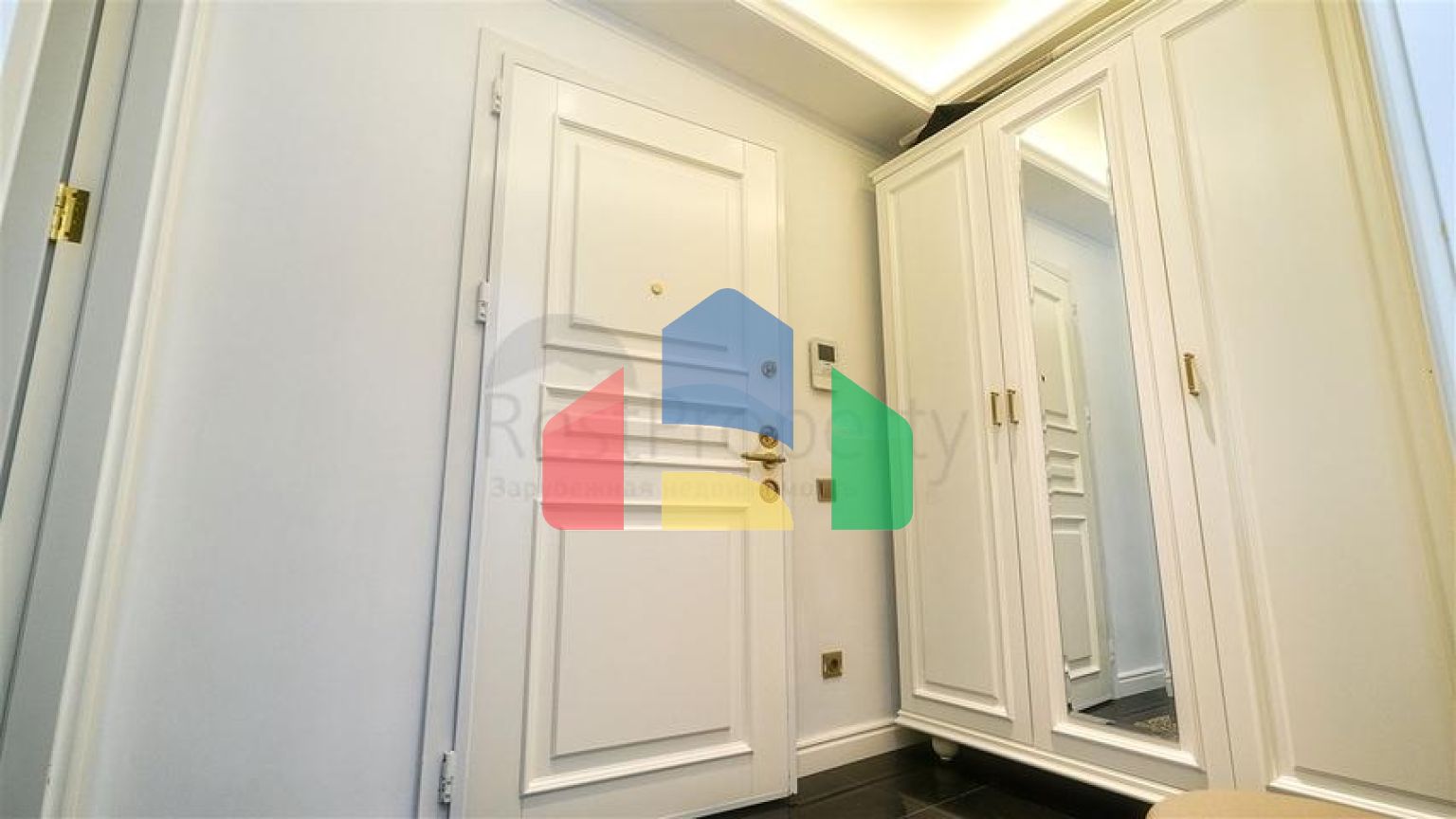 Квартира 2+1 в комплексе отельного плана в 5 минутах от моря