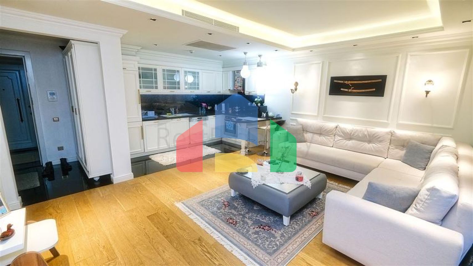 Квартира 2+1 в комплексе отельного плана в 5 минутах от моря