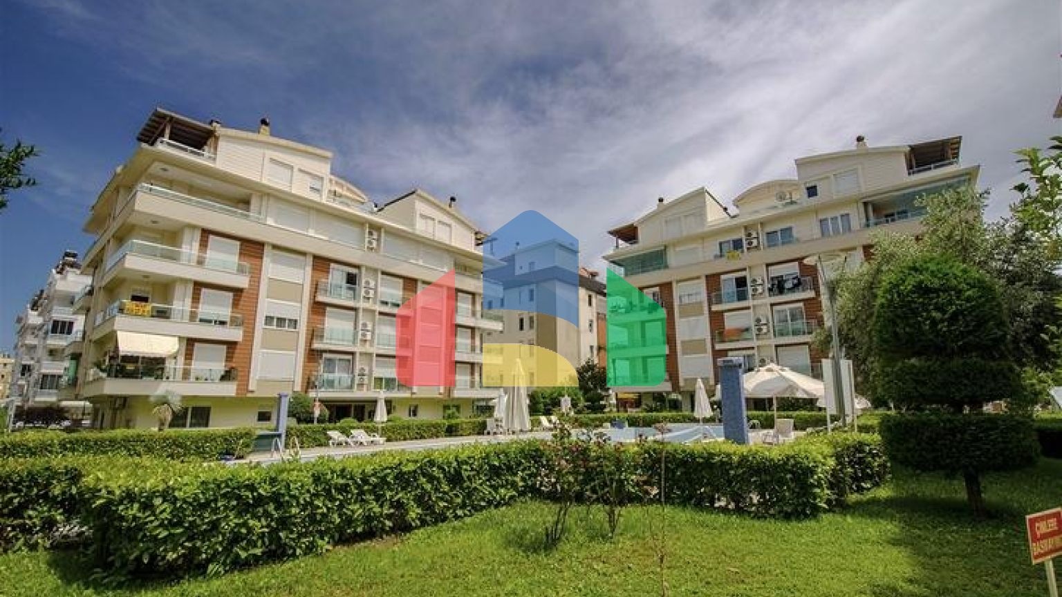 Квартира 2 + 1 з меблями в Лимані Коньяалти 600 м до моря