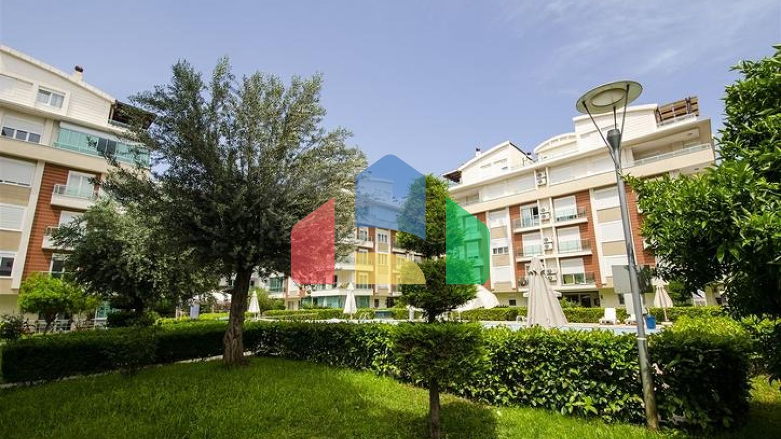 Квартира 2 + 1 з меблями в Лимані Коньяалти 600 м до моря