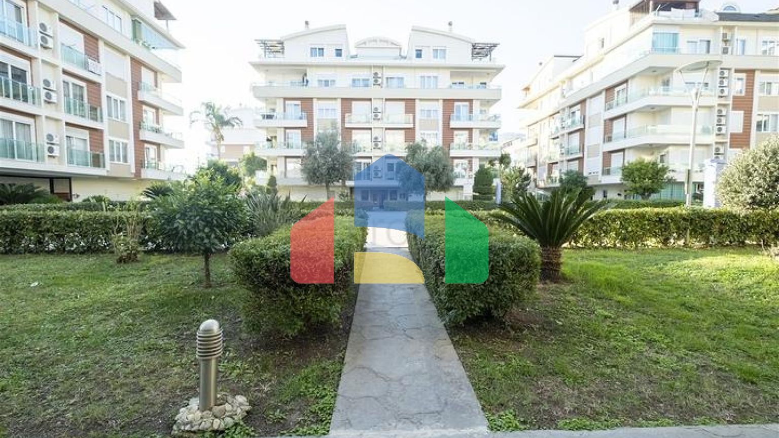 Квартира 2 + 1 з меблями в Лимані Коньяалти 600 м до моря