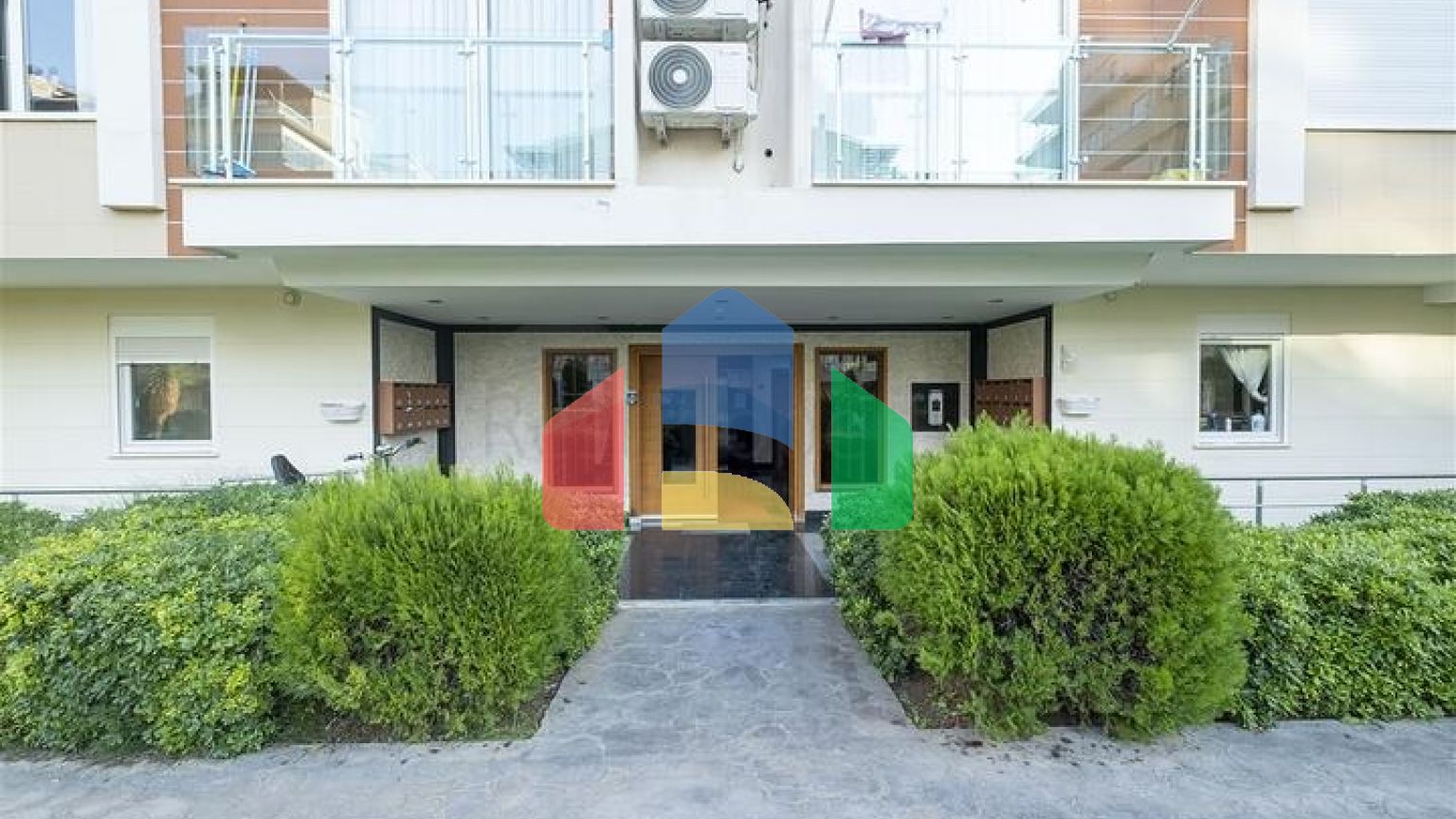 Квартира 2 + 1 з меблями в Лимані Коньяалти 600 м до моря