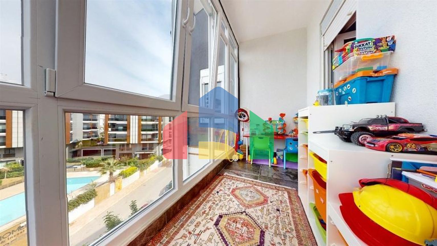 Квартира планування 6 + 1 дуплекс в мікрорайоні Унджали-Анталія