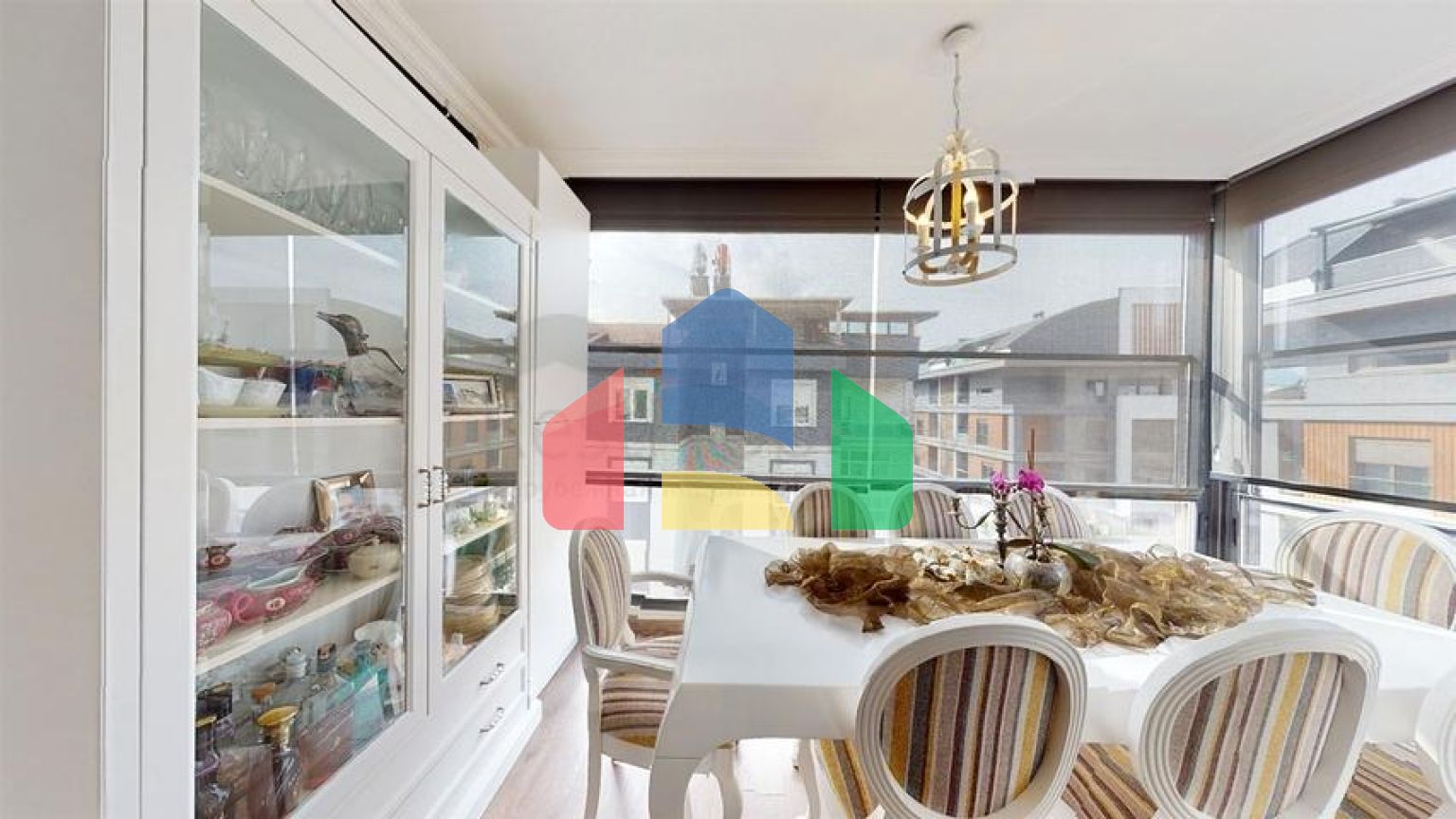 Квартира планування 6 + 1 дуплекс в мікрорайоні Унджали-Анталія